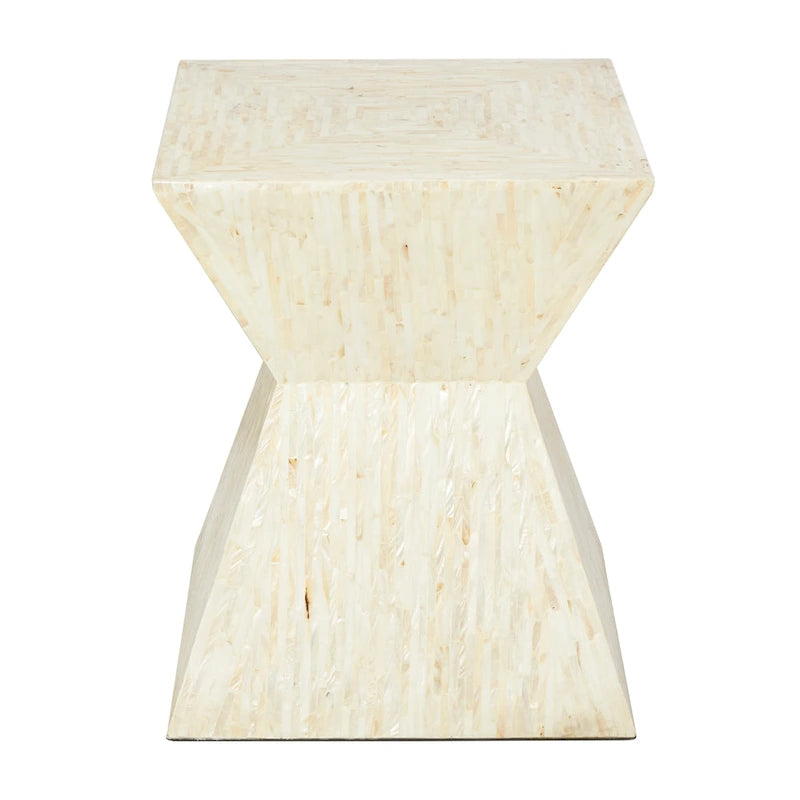 Table de chevet de style transitoire avec tiroir unique et quincaillerie en bronze huilé